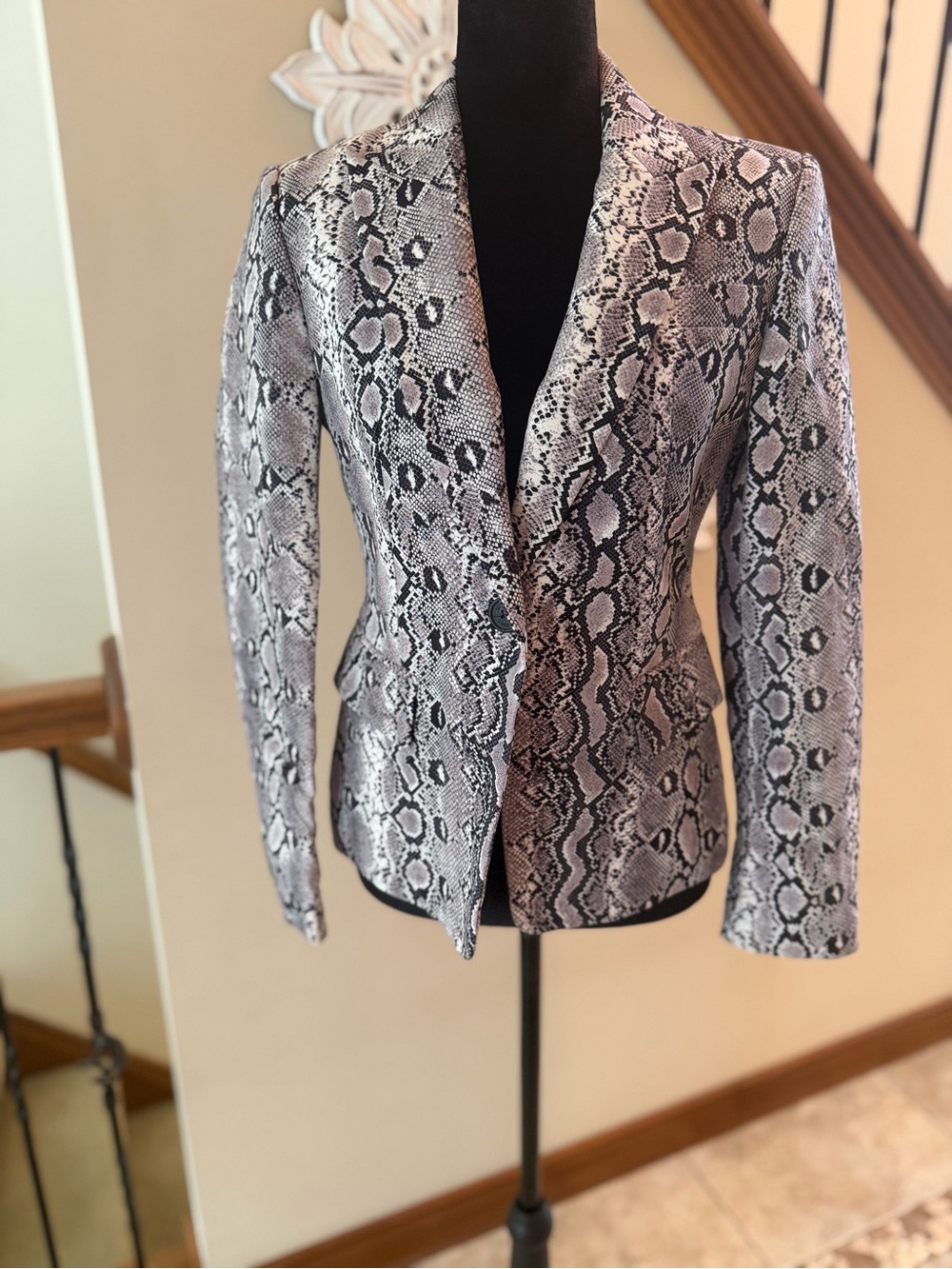 Vintage Michael Kors Snake Print Blazer – Size 2 – EUC